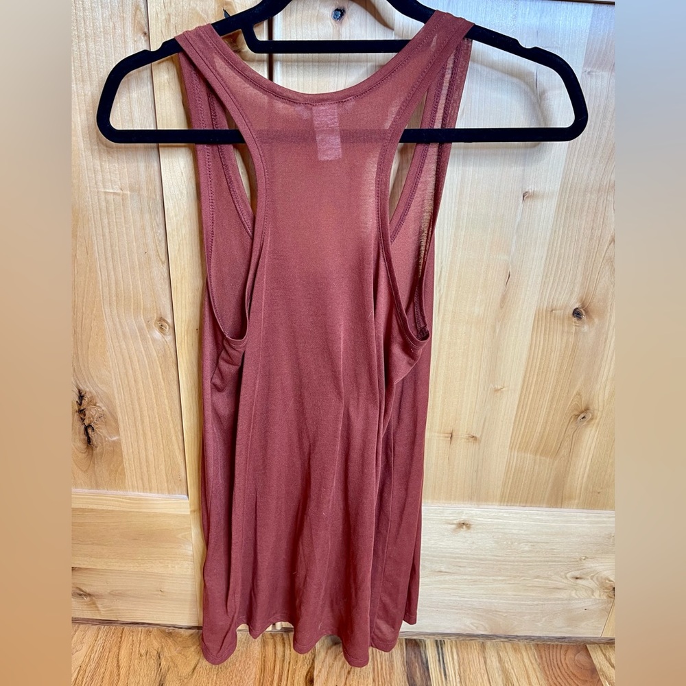 H&M Tissue Tank in Rust - Picture 2 of 4